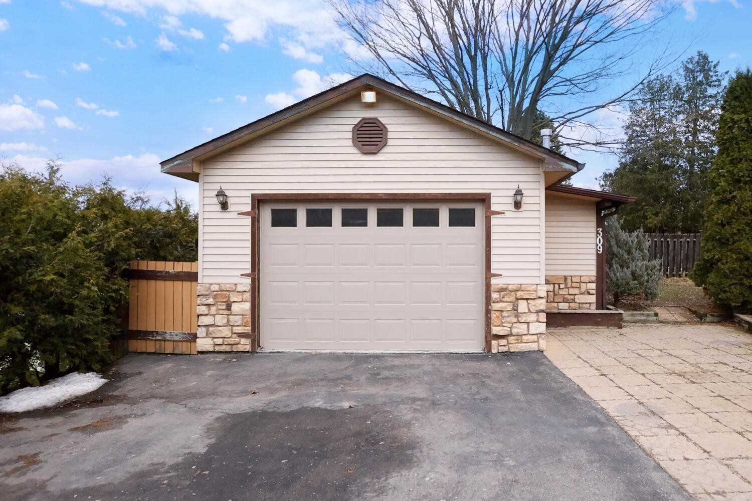 309 Adeline Dr