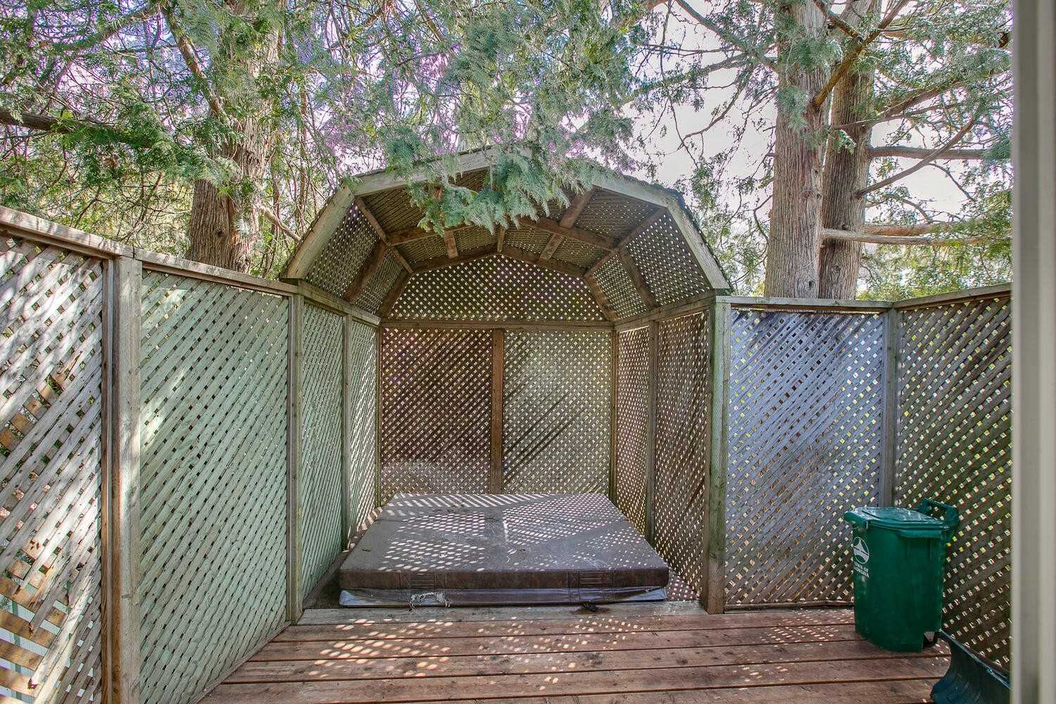 309 Adeline Dr