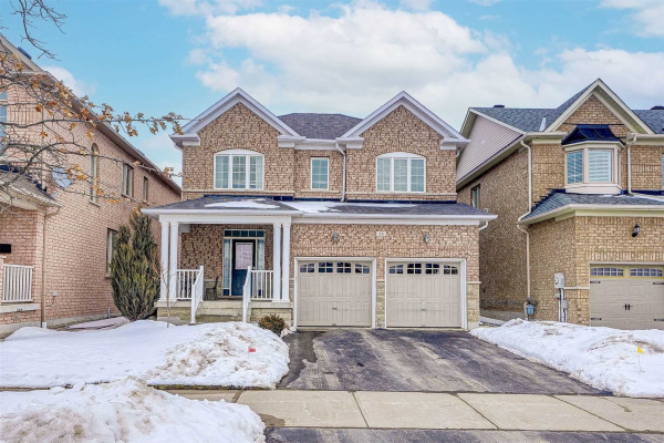 55 Yakefarm Blvd, Whitchurch-Stouffville