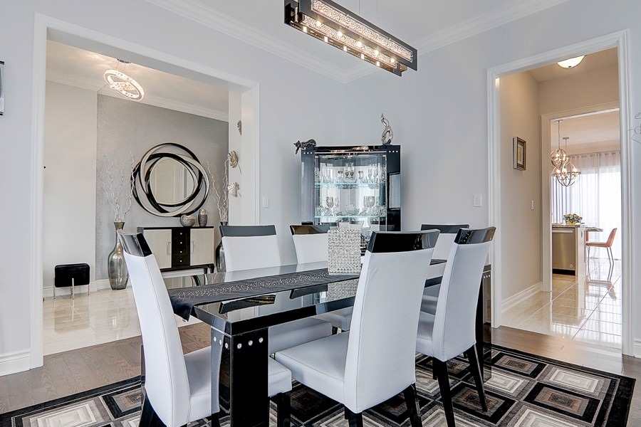 6 Ken Sinclair Cres