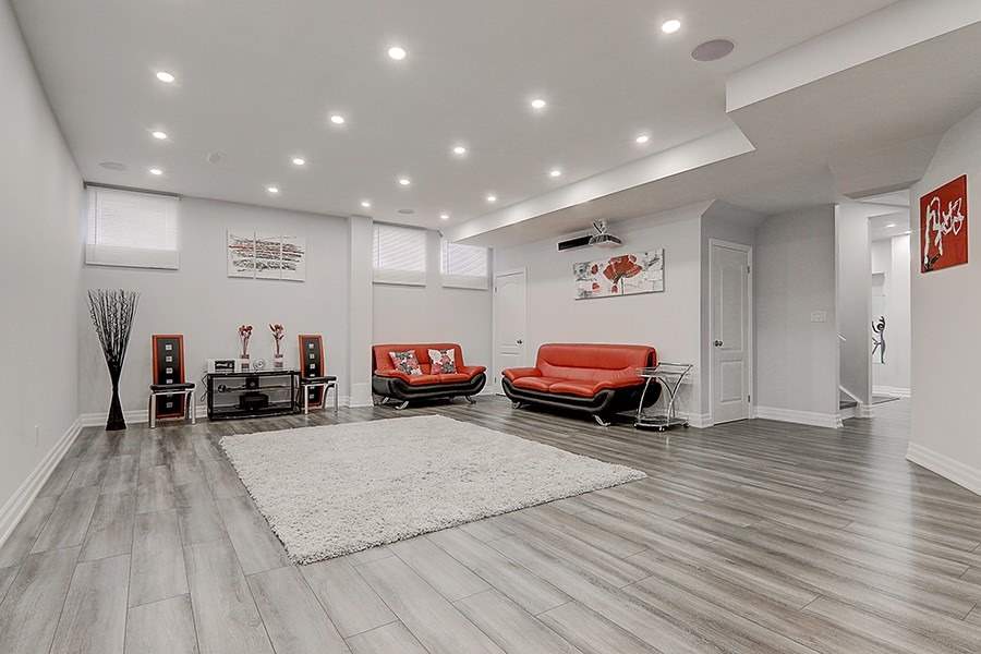 6 Ken Sinclair Cres