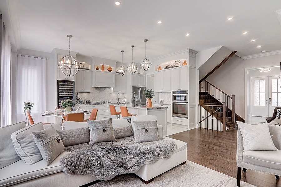 6 Ken Sinclair Cres