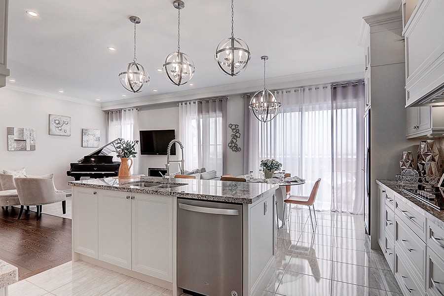 6 Ken Sinclair Cres