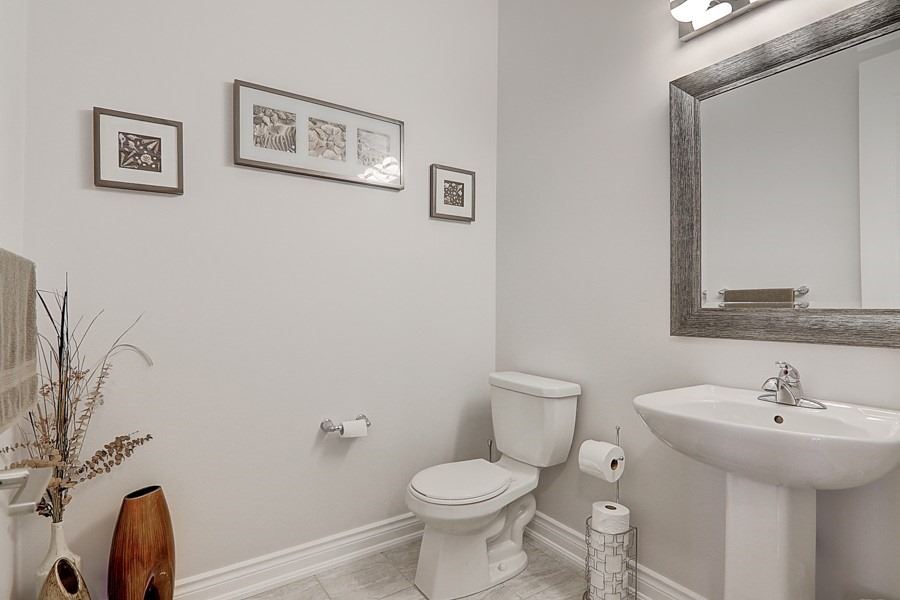6 Ken Sinclair Cres