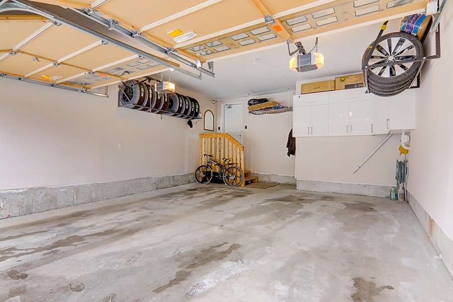 6 Ken Sinclair Cres