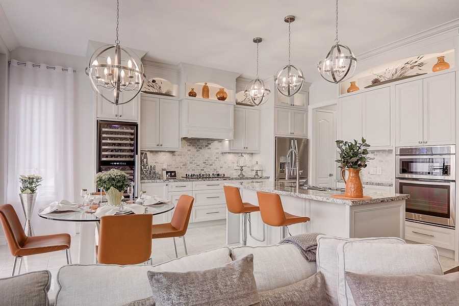 6 Ken Sinclair Cres