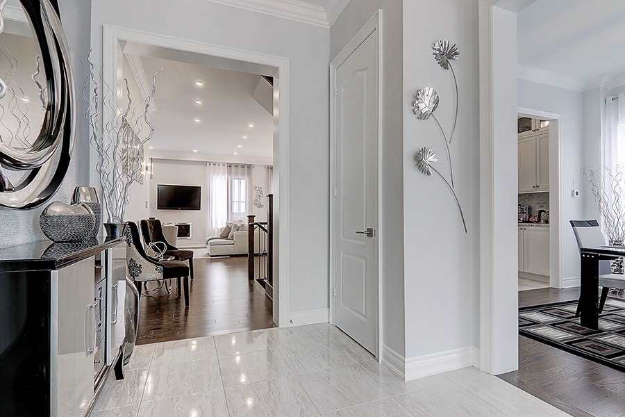6 Ken Sinclair Cres