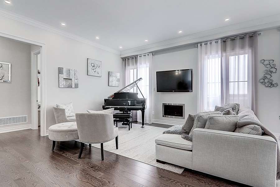 6 Ken Sinclair Cres