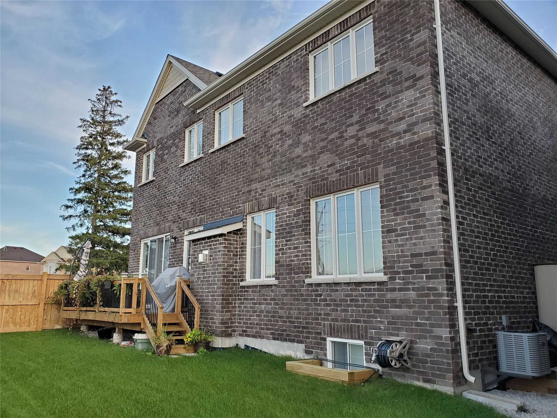 6 Ken Sinclair Cres