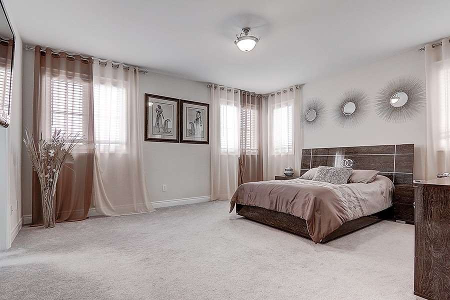 6 Ken Sinclair Cres