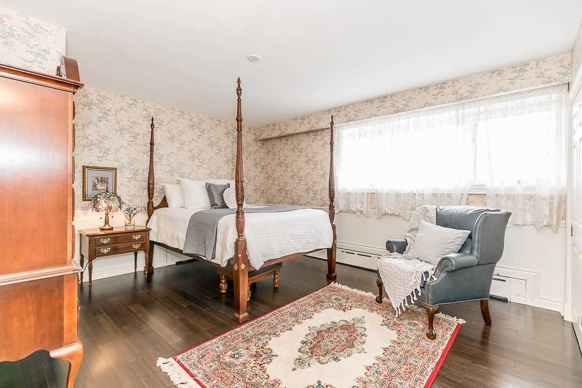 45 Thornheights Rd
