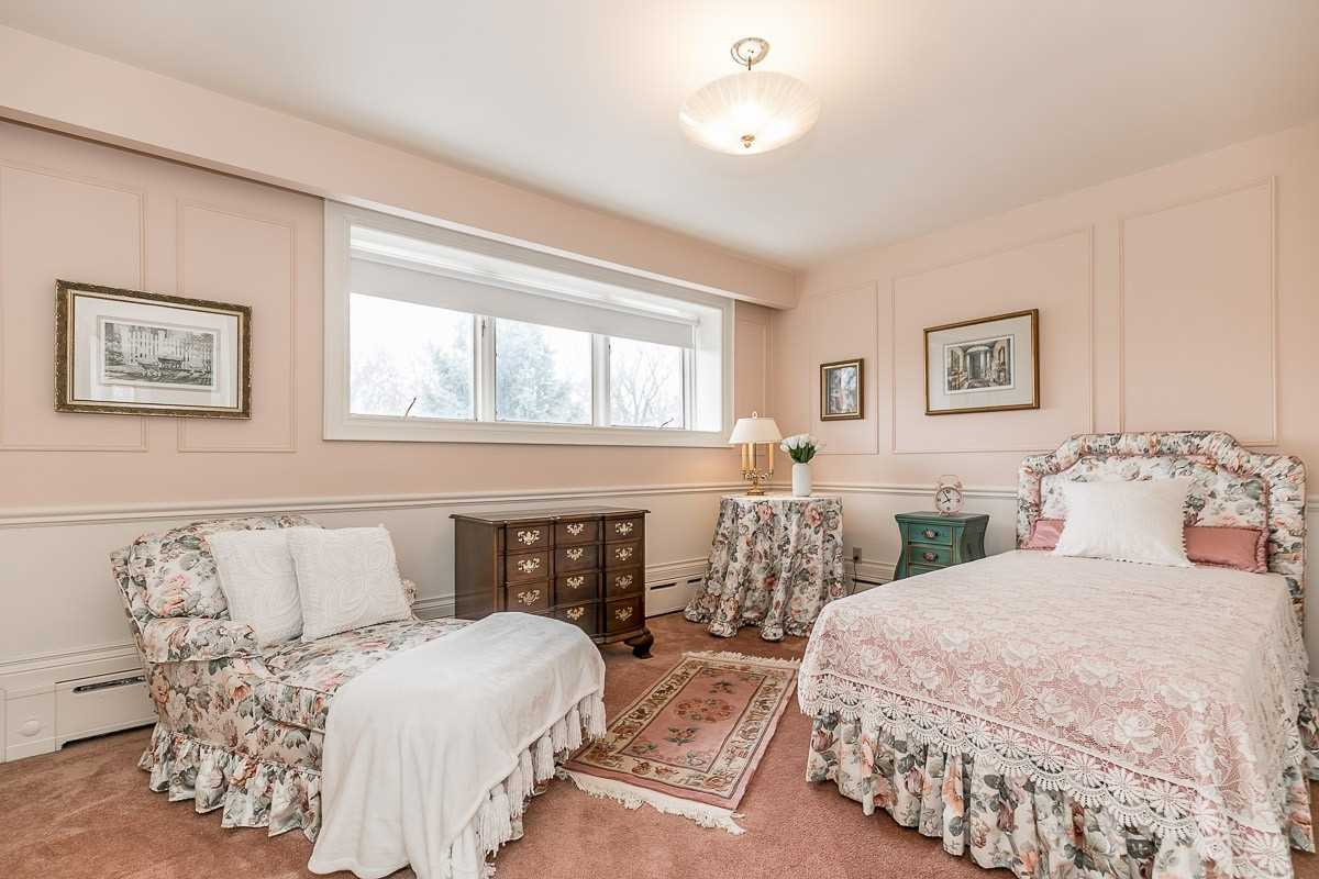 45 Thornheights Rd