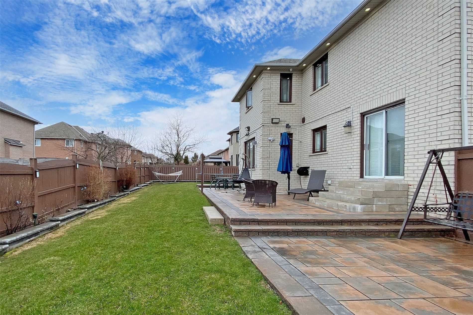 6 Lemsford Dr