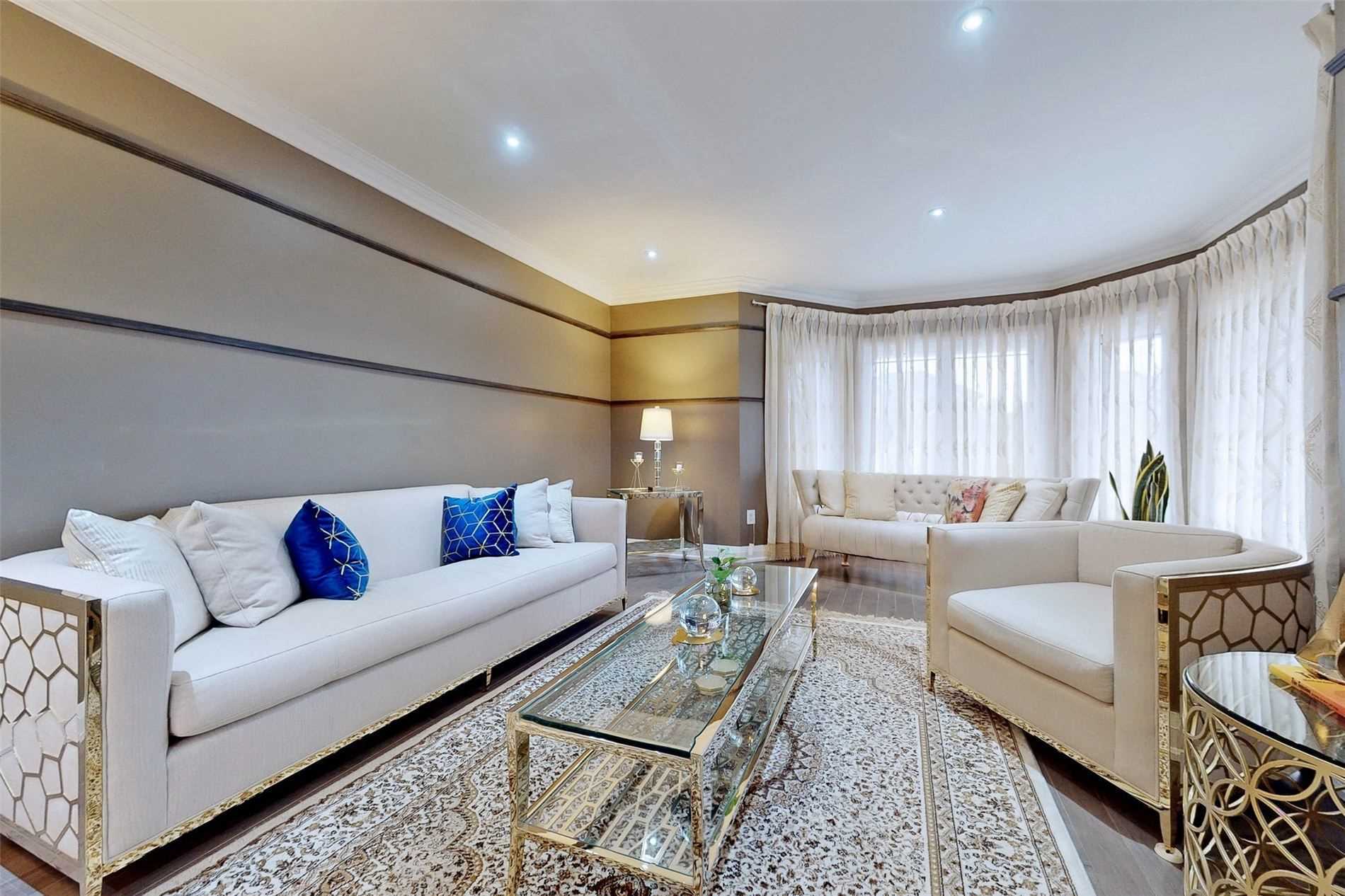 6 Lemsford Dr