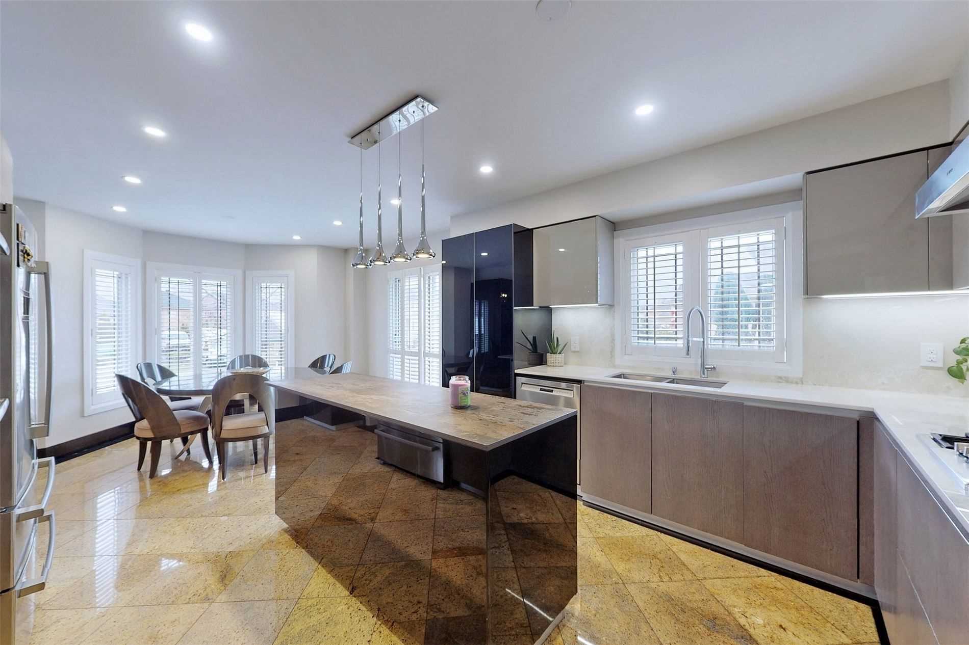 6 Lemsford Dr
