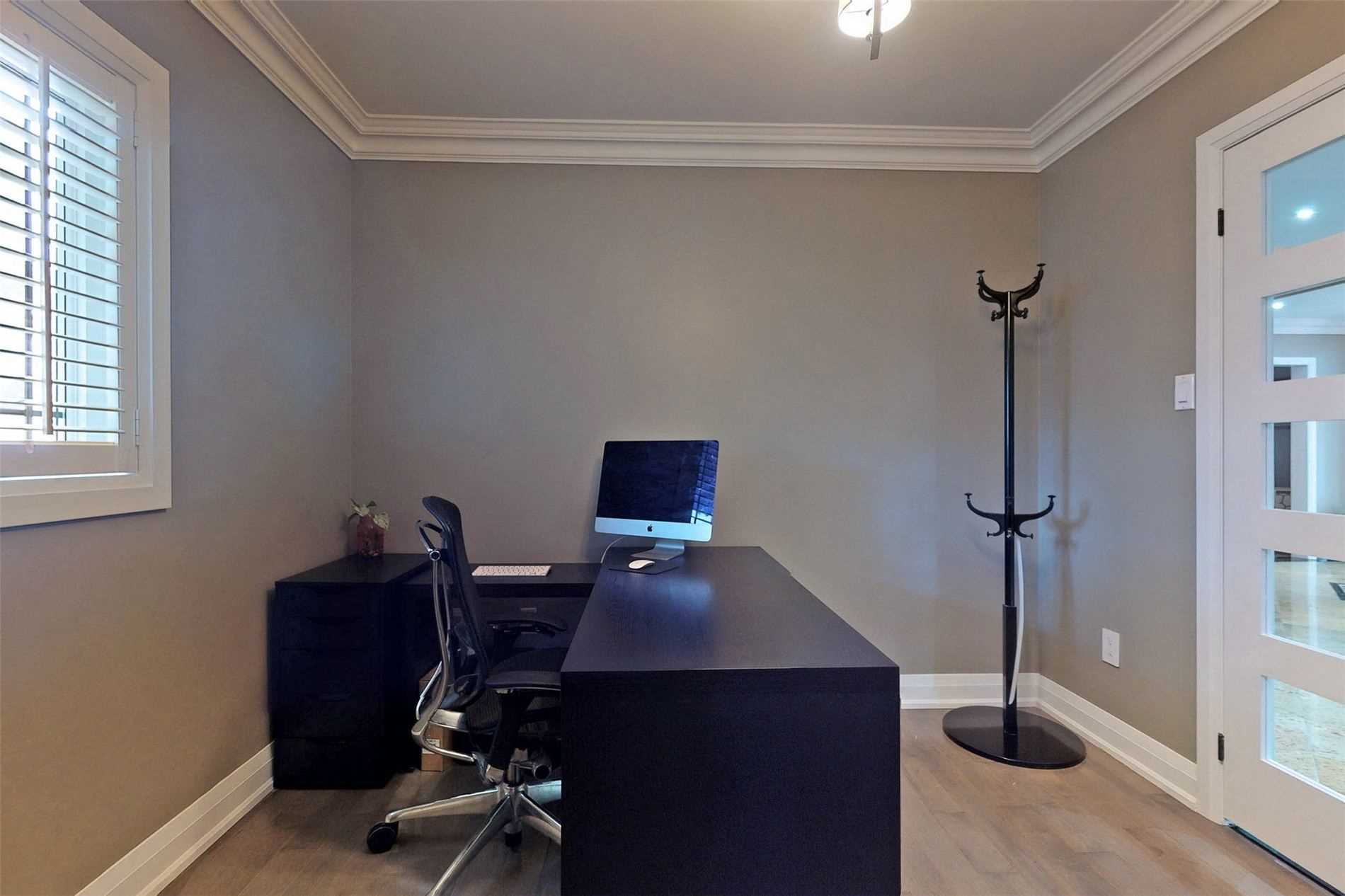 6 Lemsford Dr