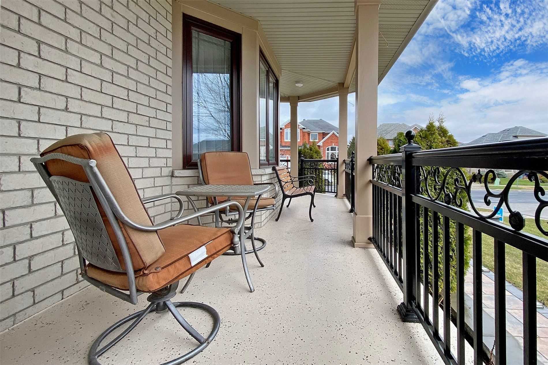 6 Lemsford Dr