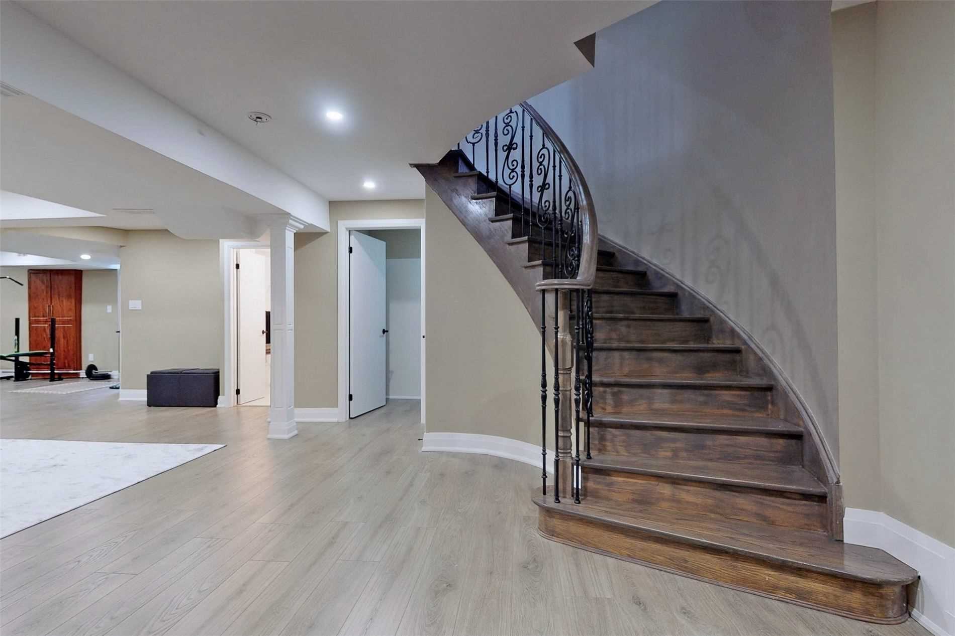 6 Lemsford Dr