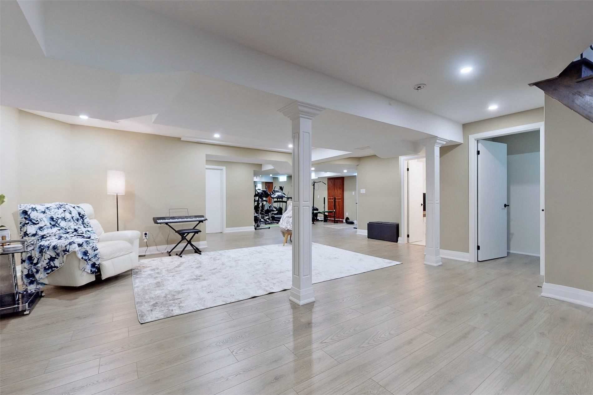 6 Lemsford Dr