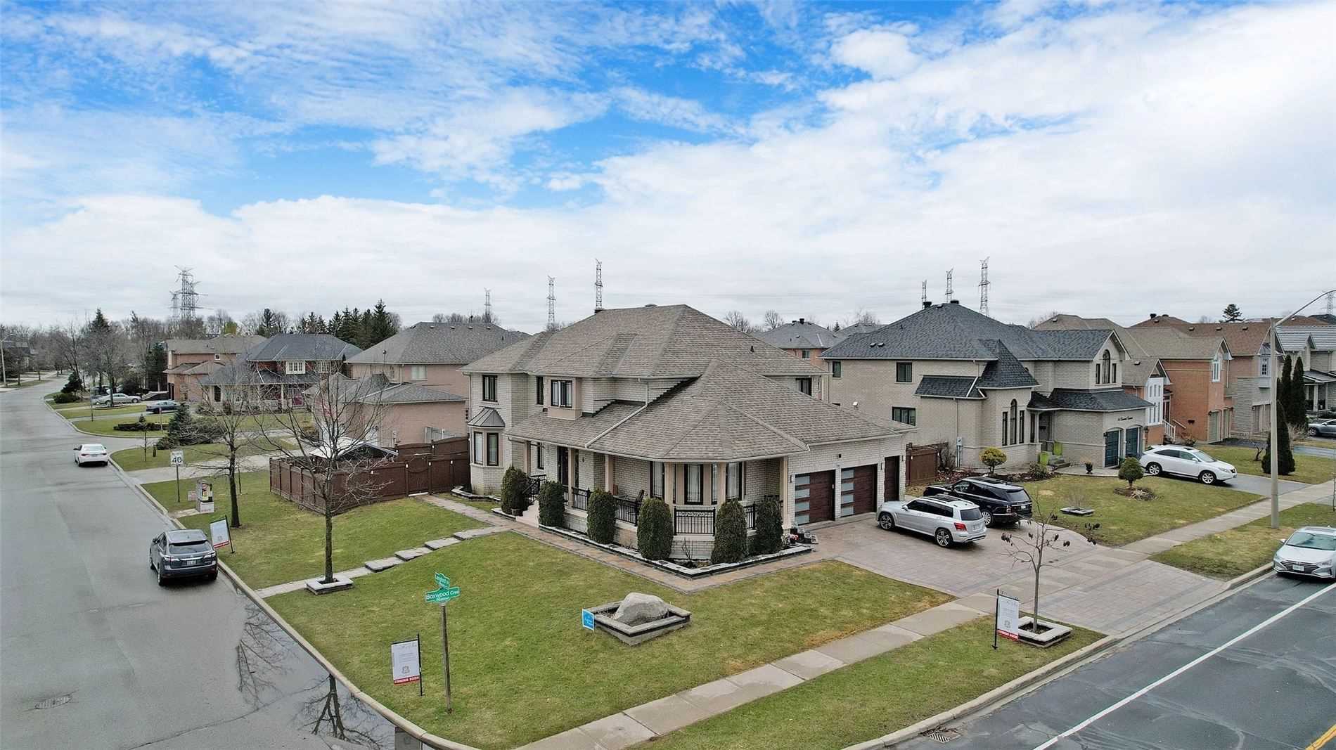 6 Lemsford Dr