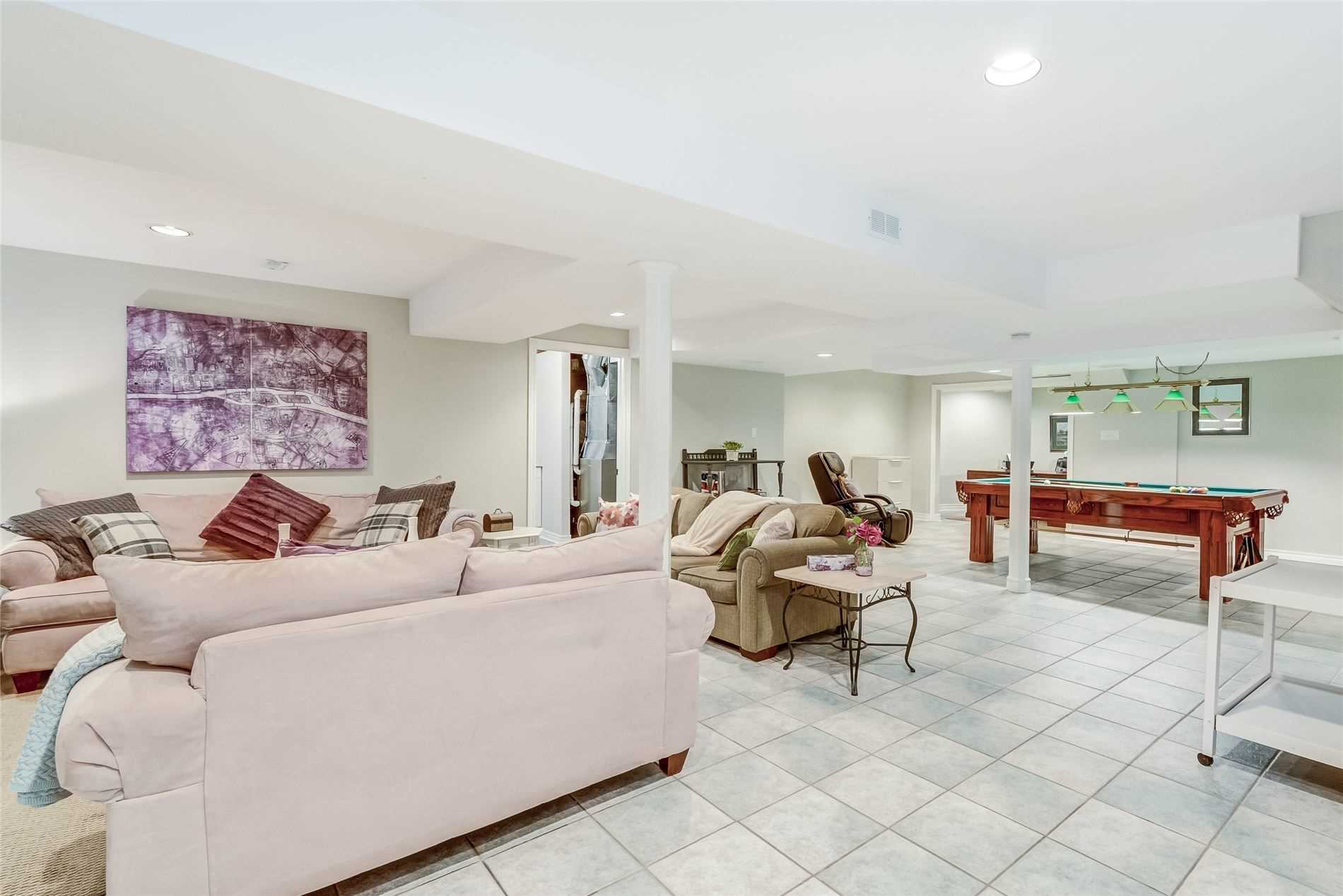 27 Charing Cres