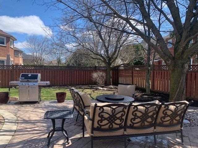 27 Charing Cres
