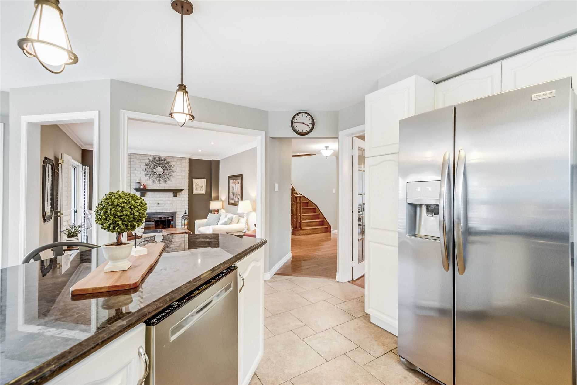 27 Charing Cres