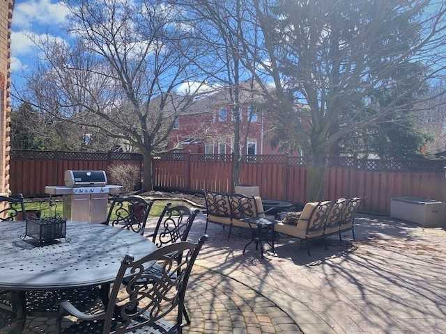 27 Charing Cres