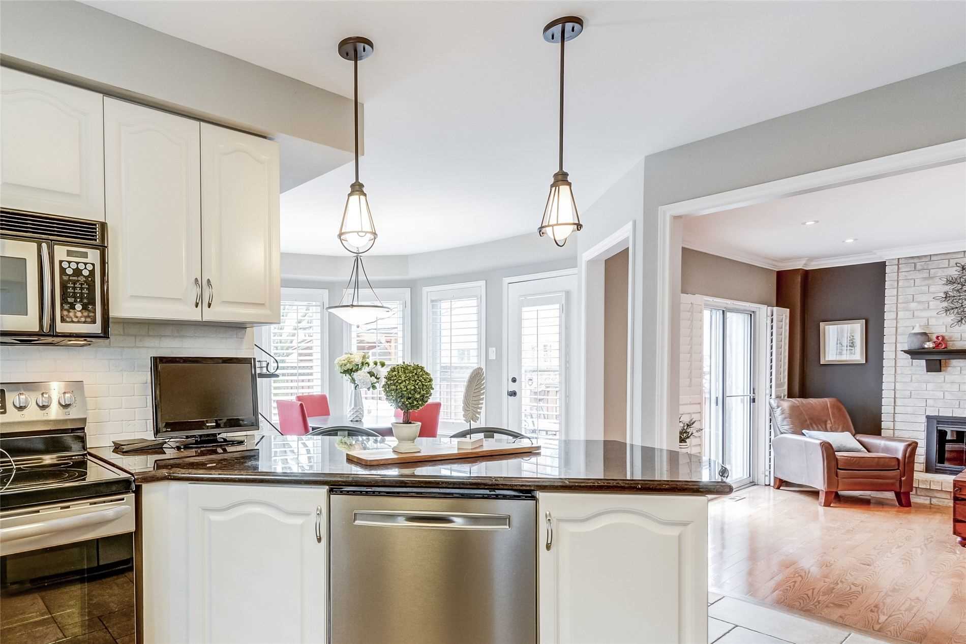 27 Charing Cres