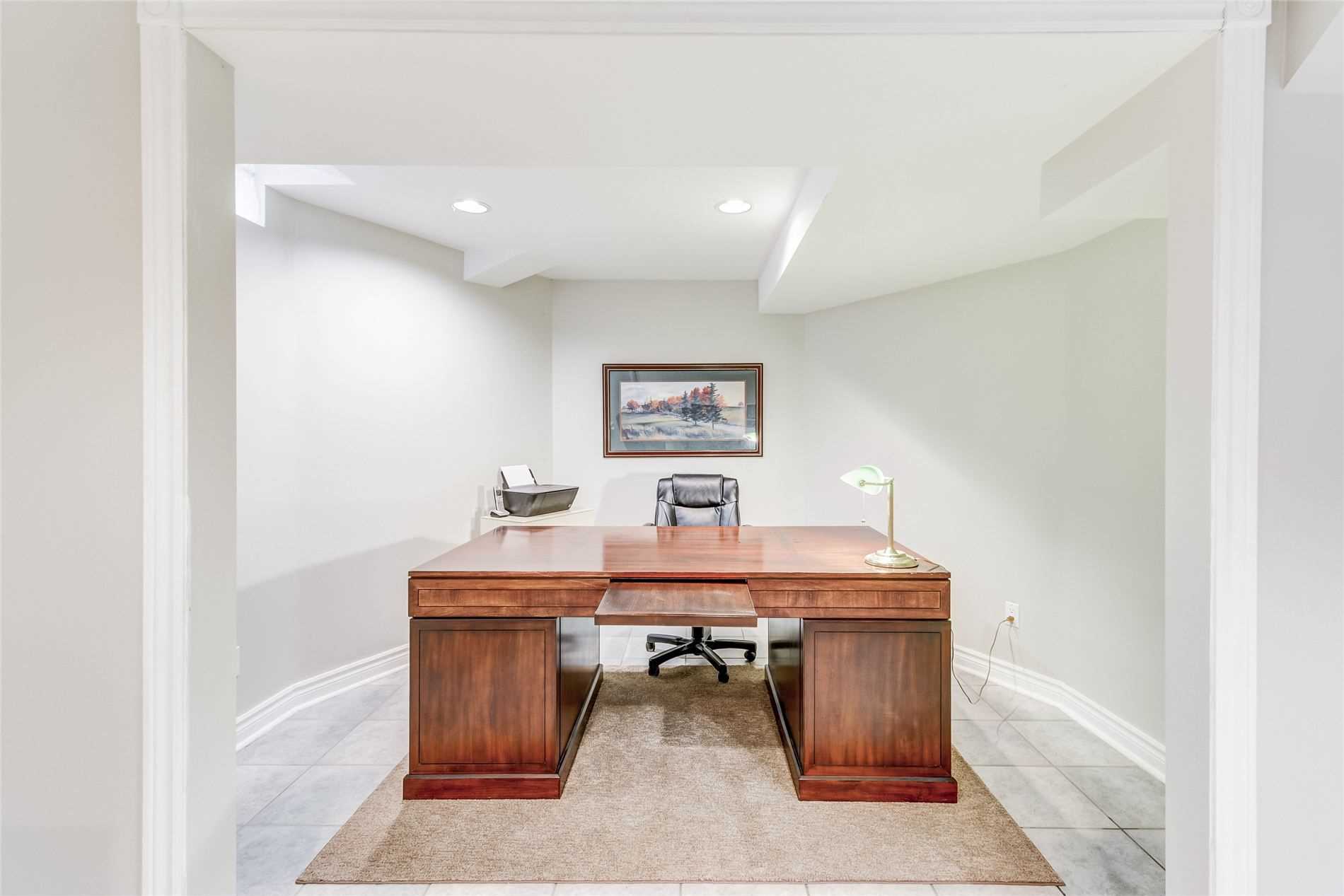 27 Charing Cres