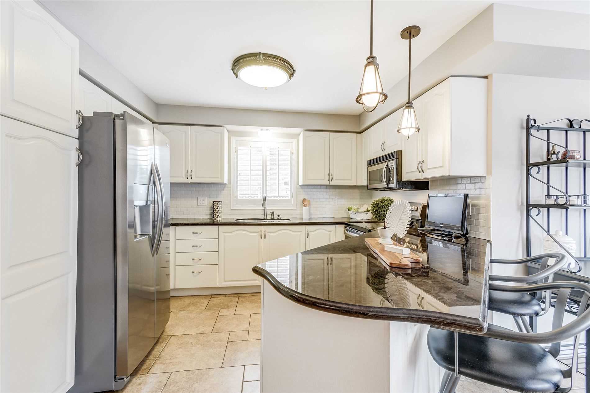 27 Charing Cres