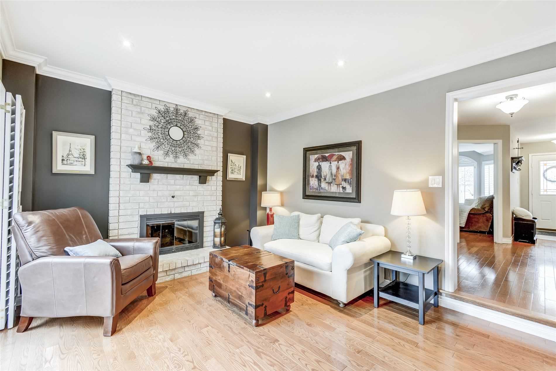 27 Charing Cres