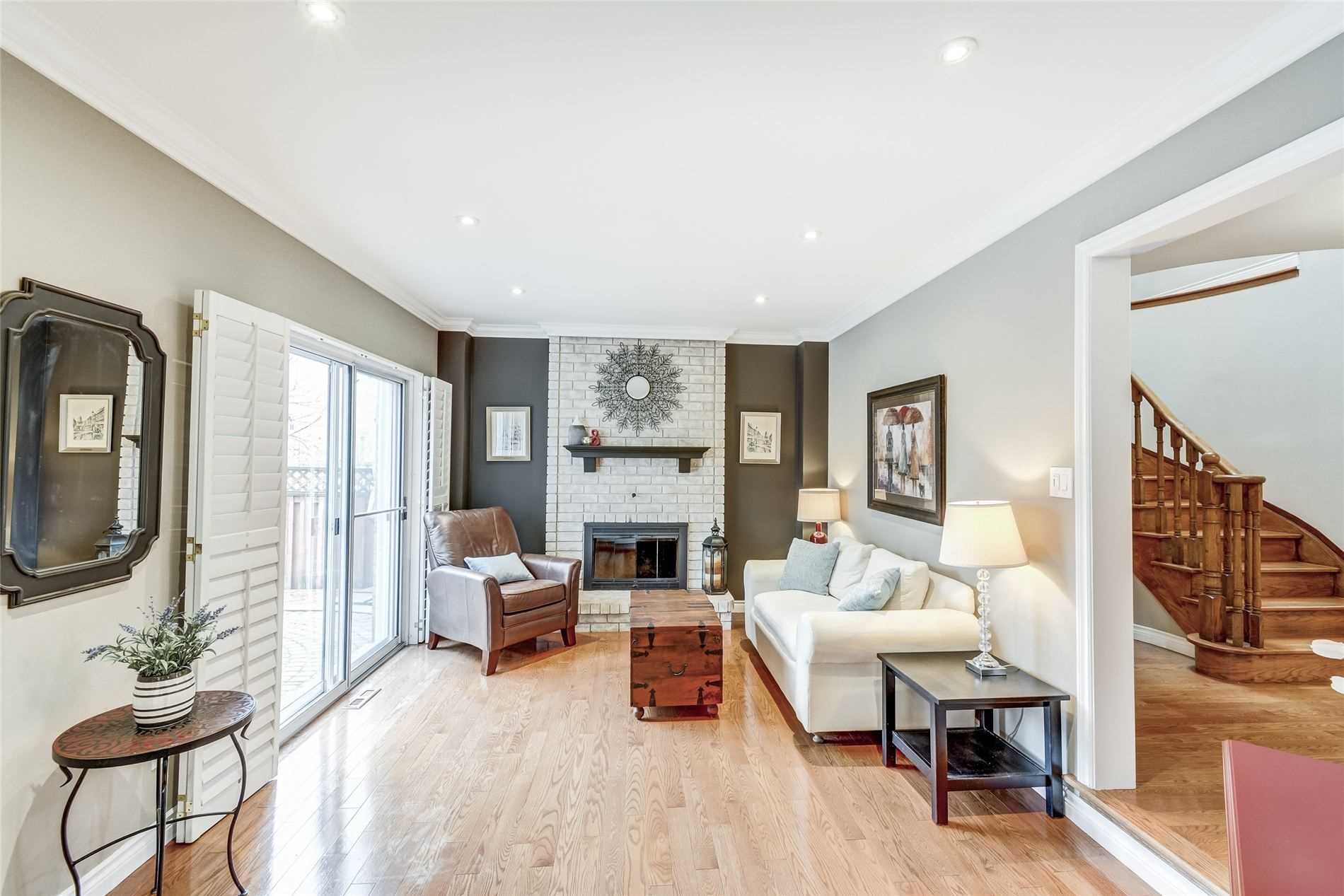 27 Charing Cres