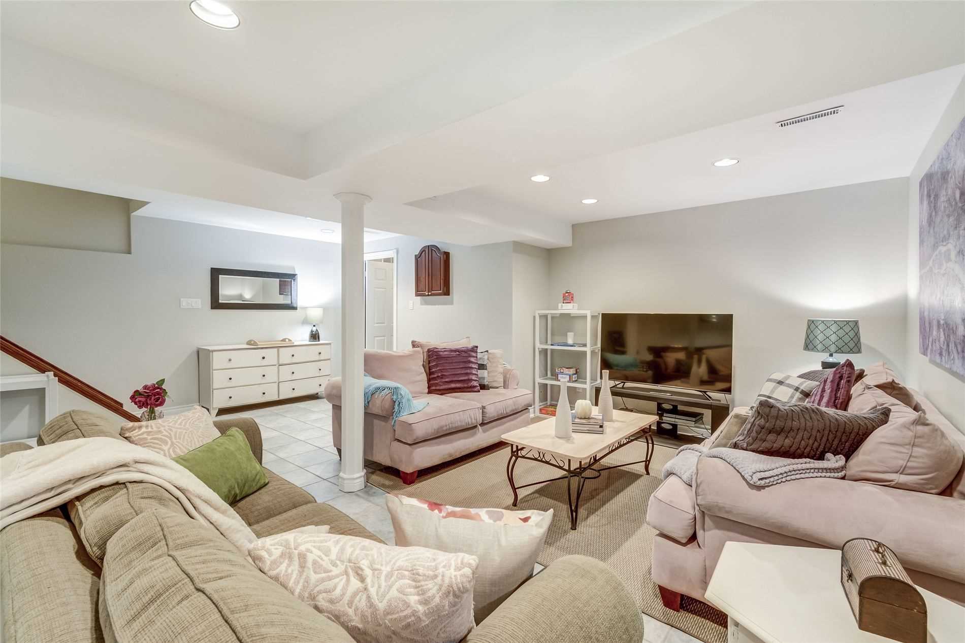 27 Charing Cres