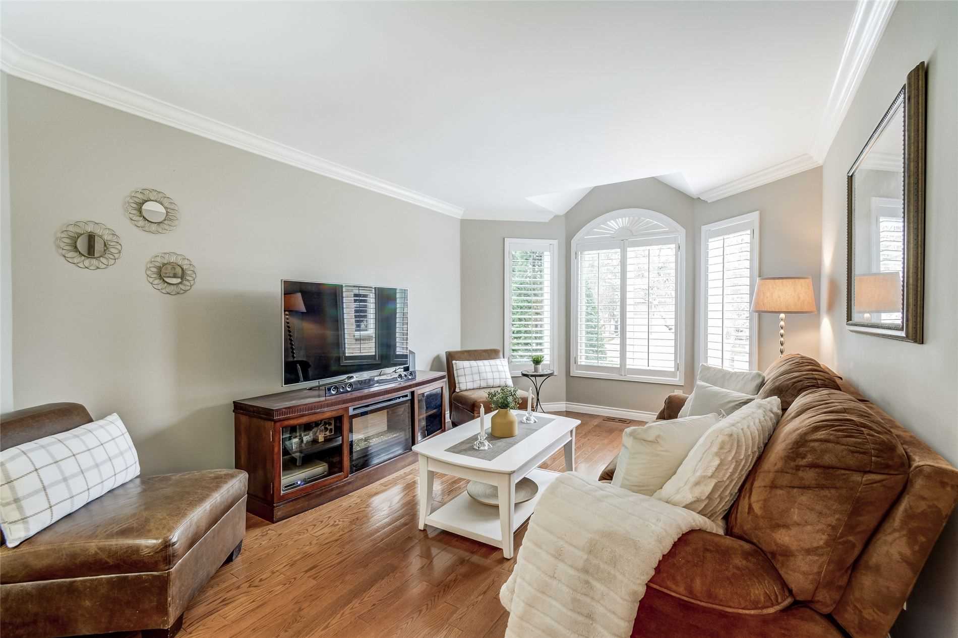 27 Charing Cres