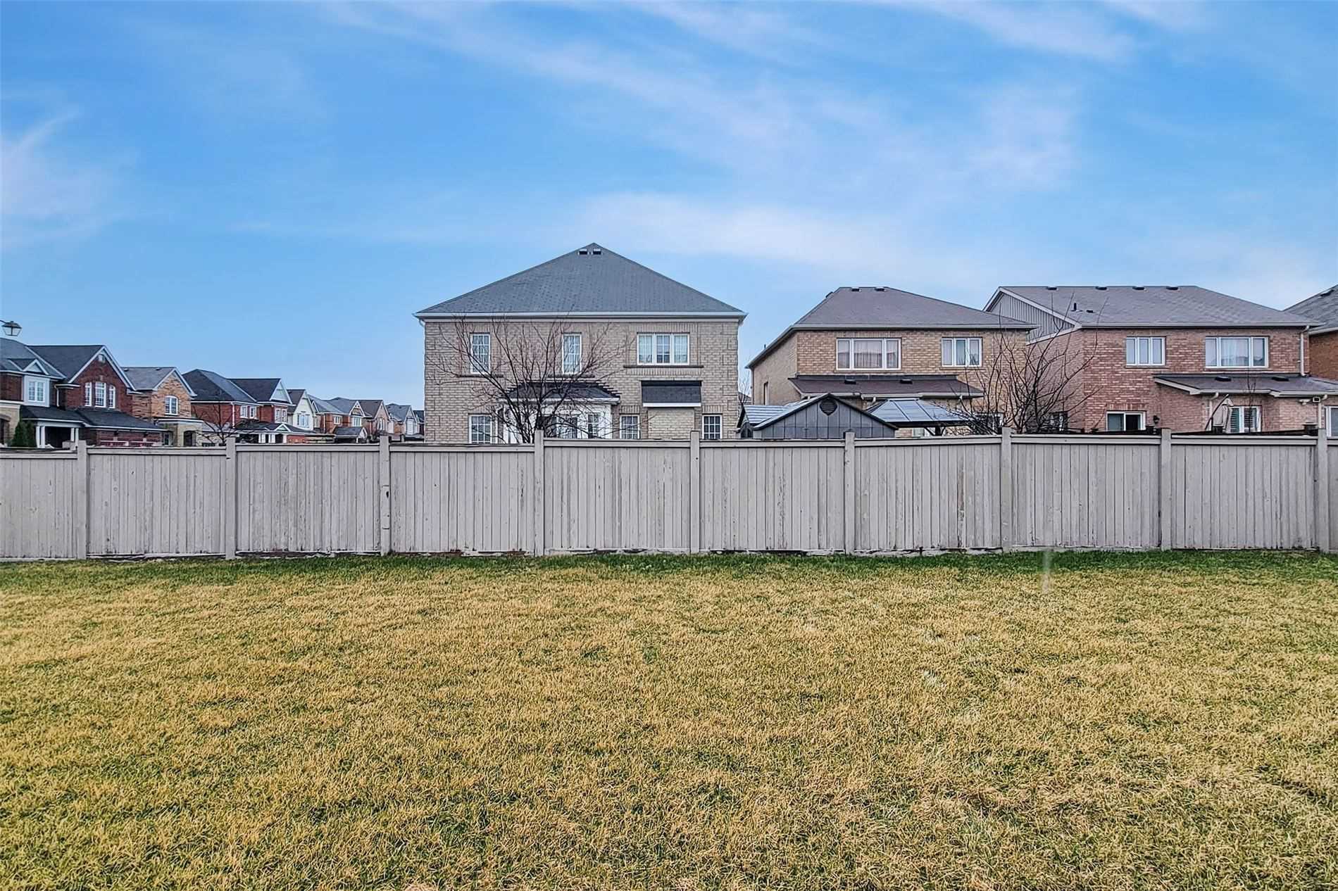 2 Downy Emerald Dr