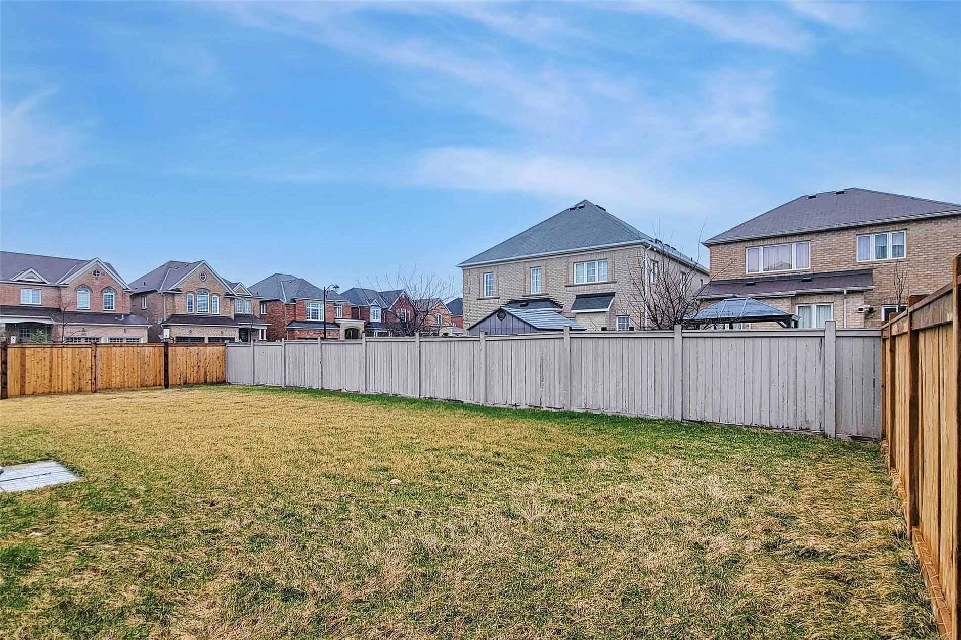 2 Downy Emerald Dr