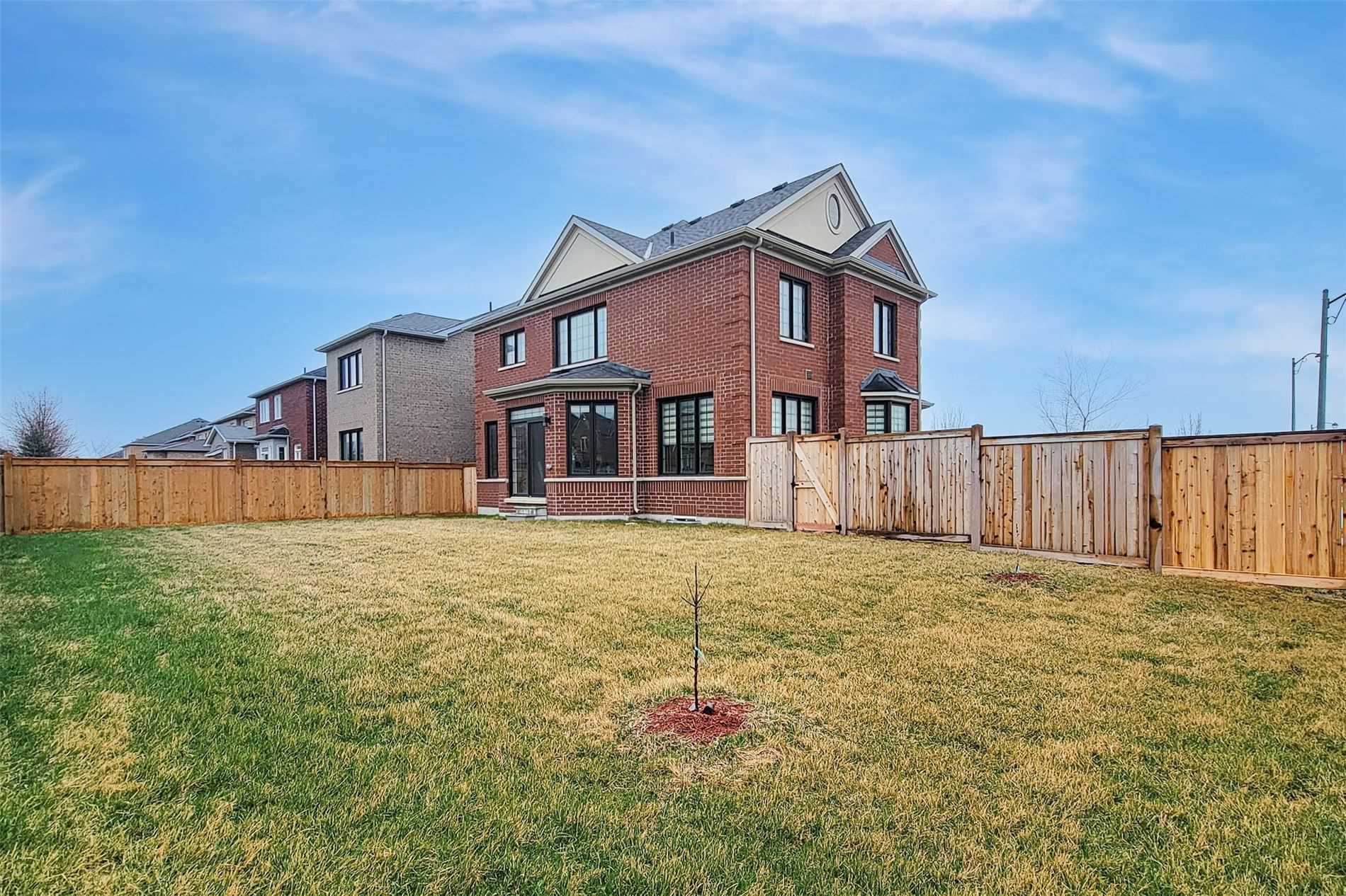 2 Downy Emerald Dr