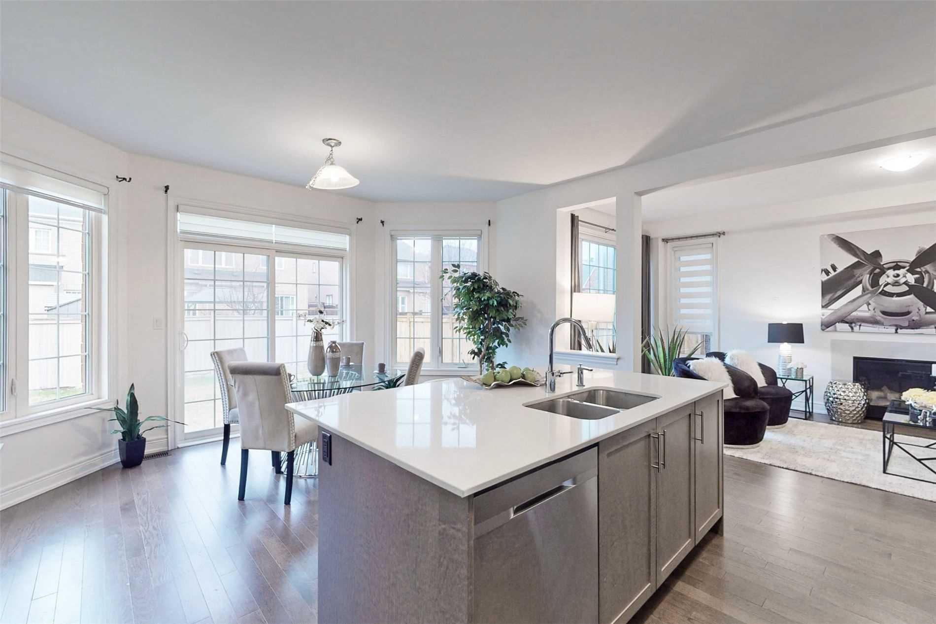 2 Downy Emerald Dr