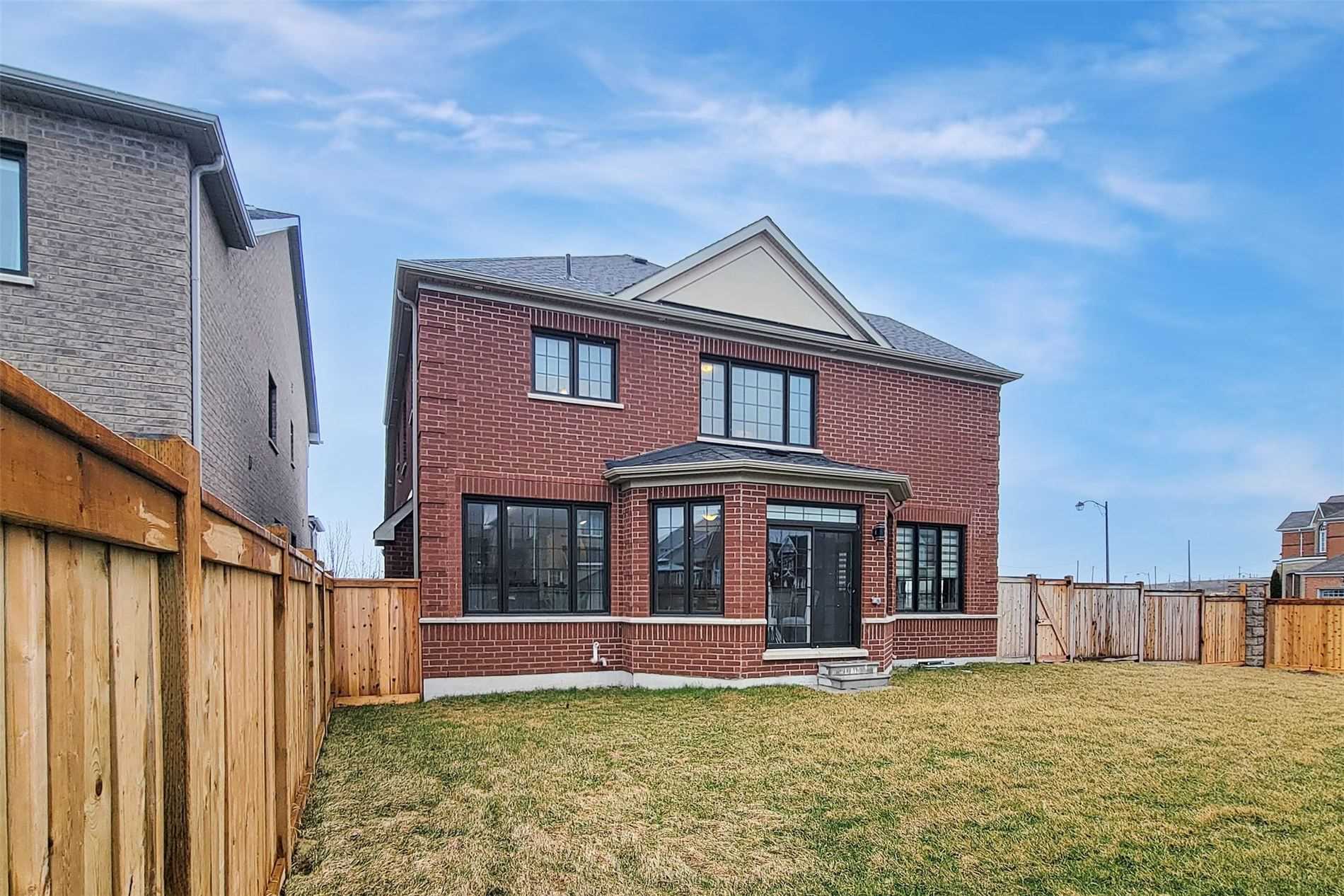 2 Downy Emerald Dr