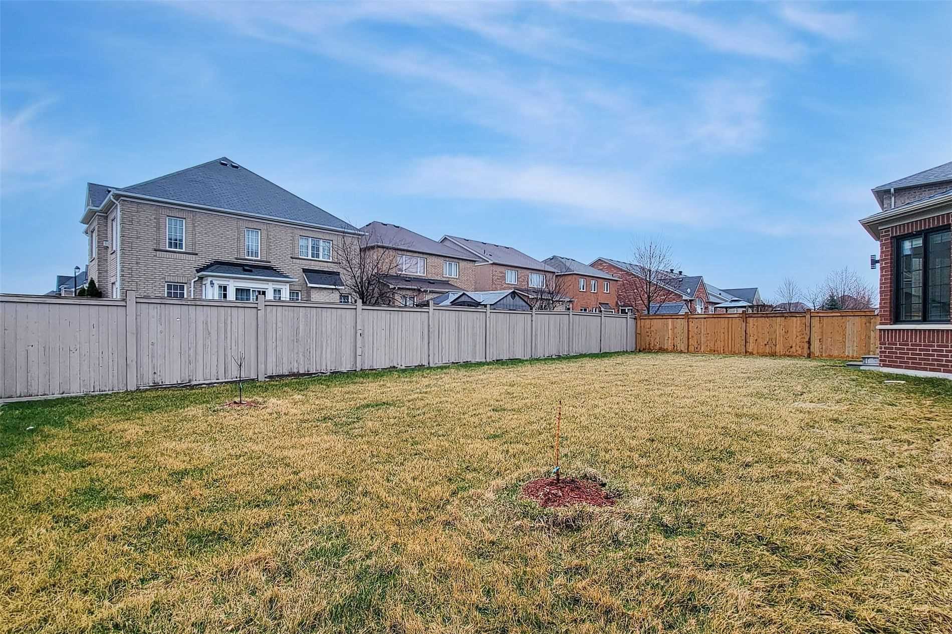 2 Downy Emerald Dr
