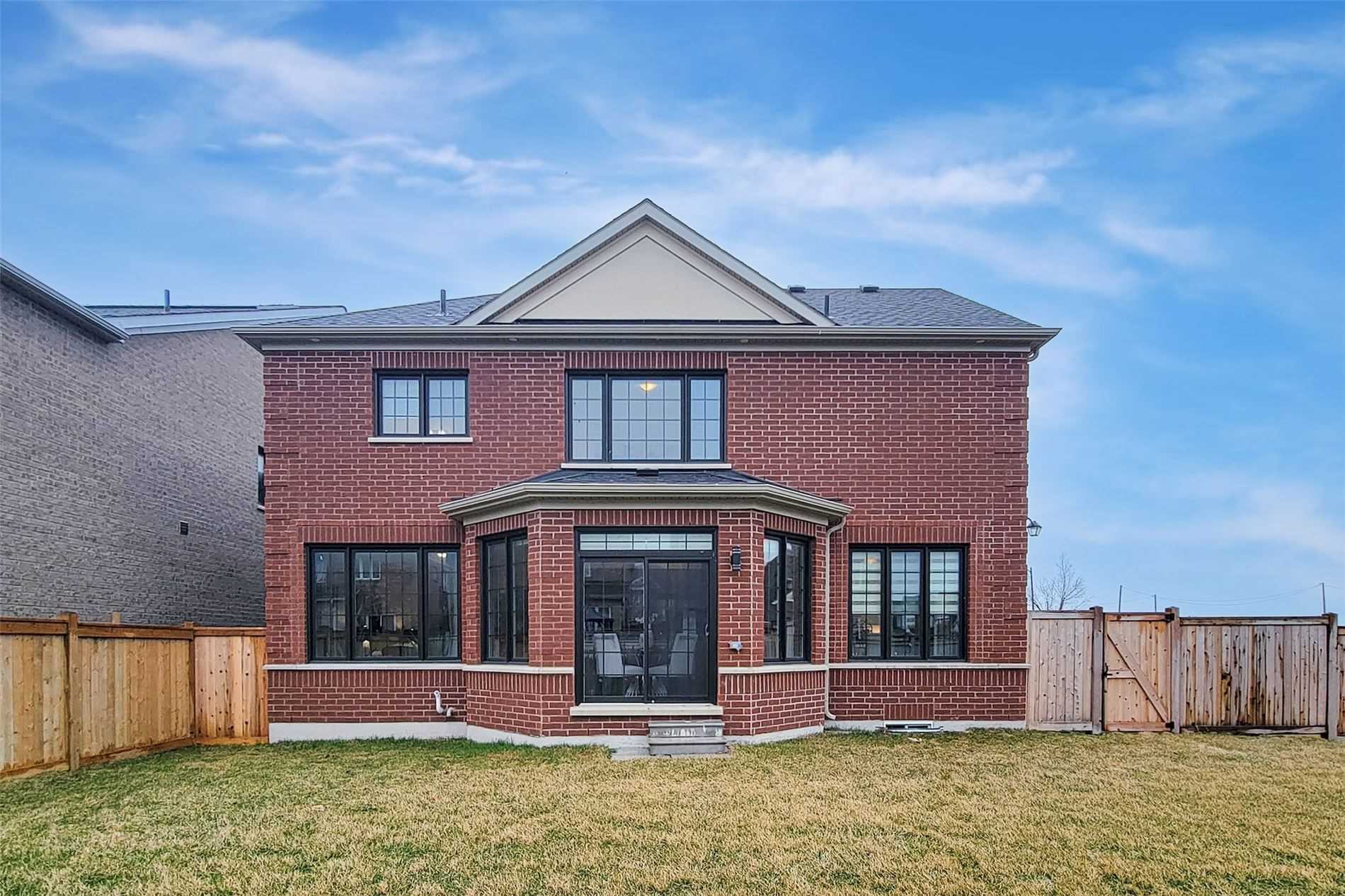 2 Downy Emerald Dr