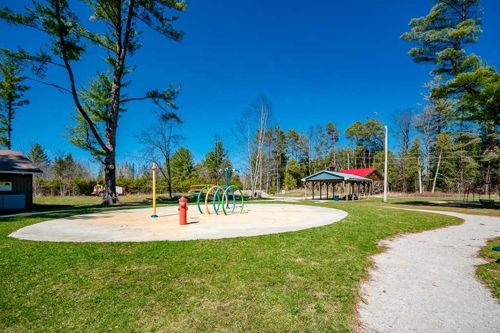 91 Collier Cres