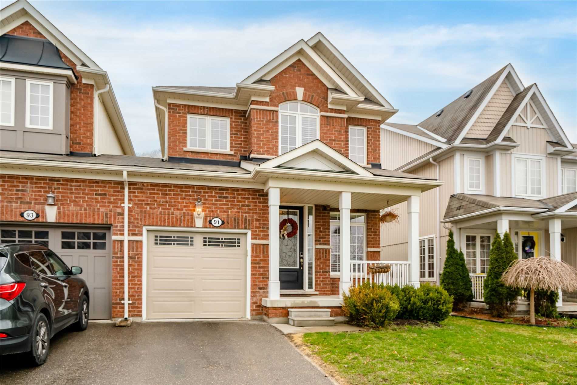91 Collier Cres