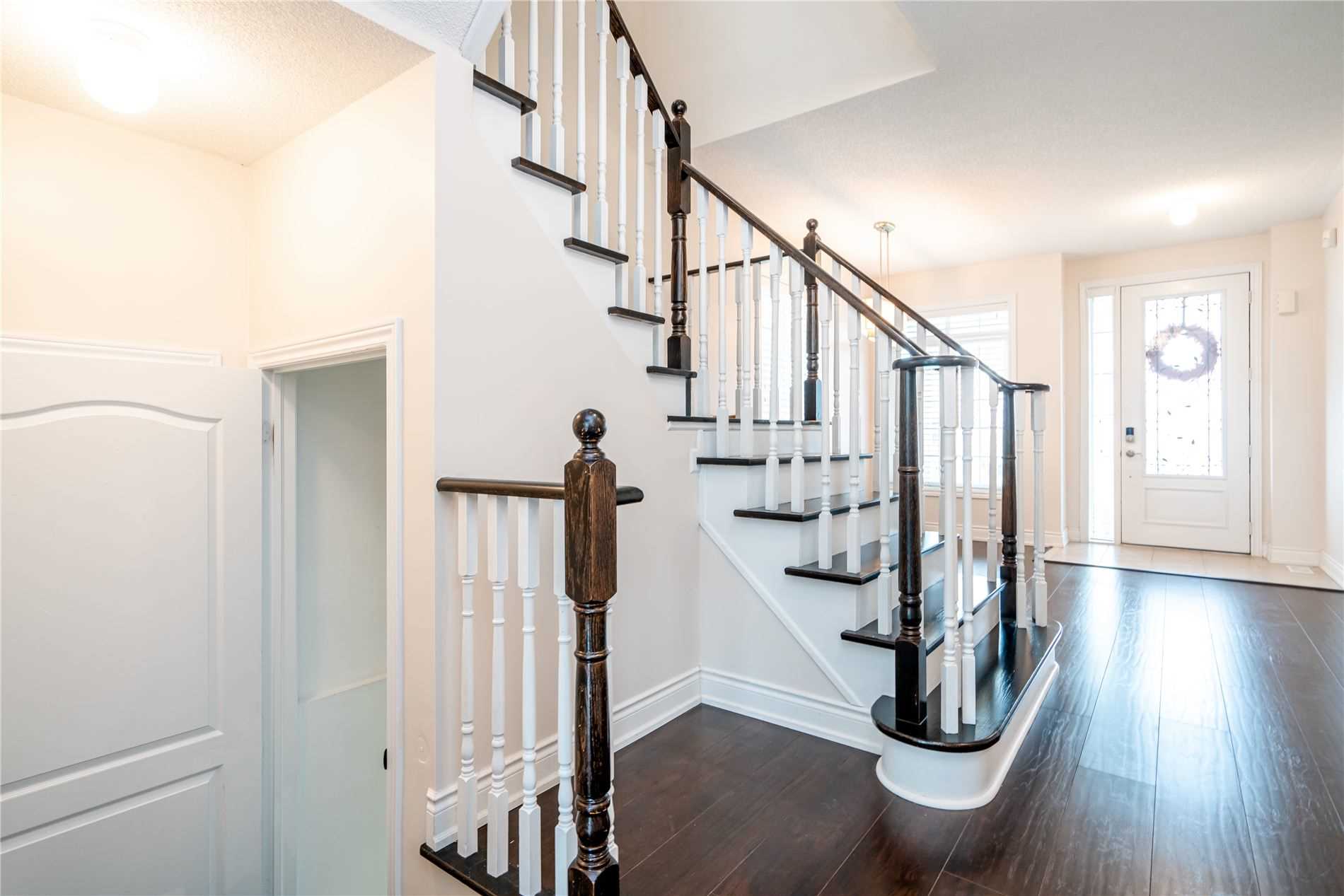 91 Collier Cres