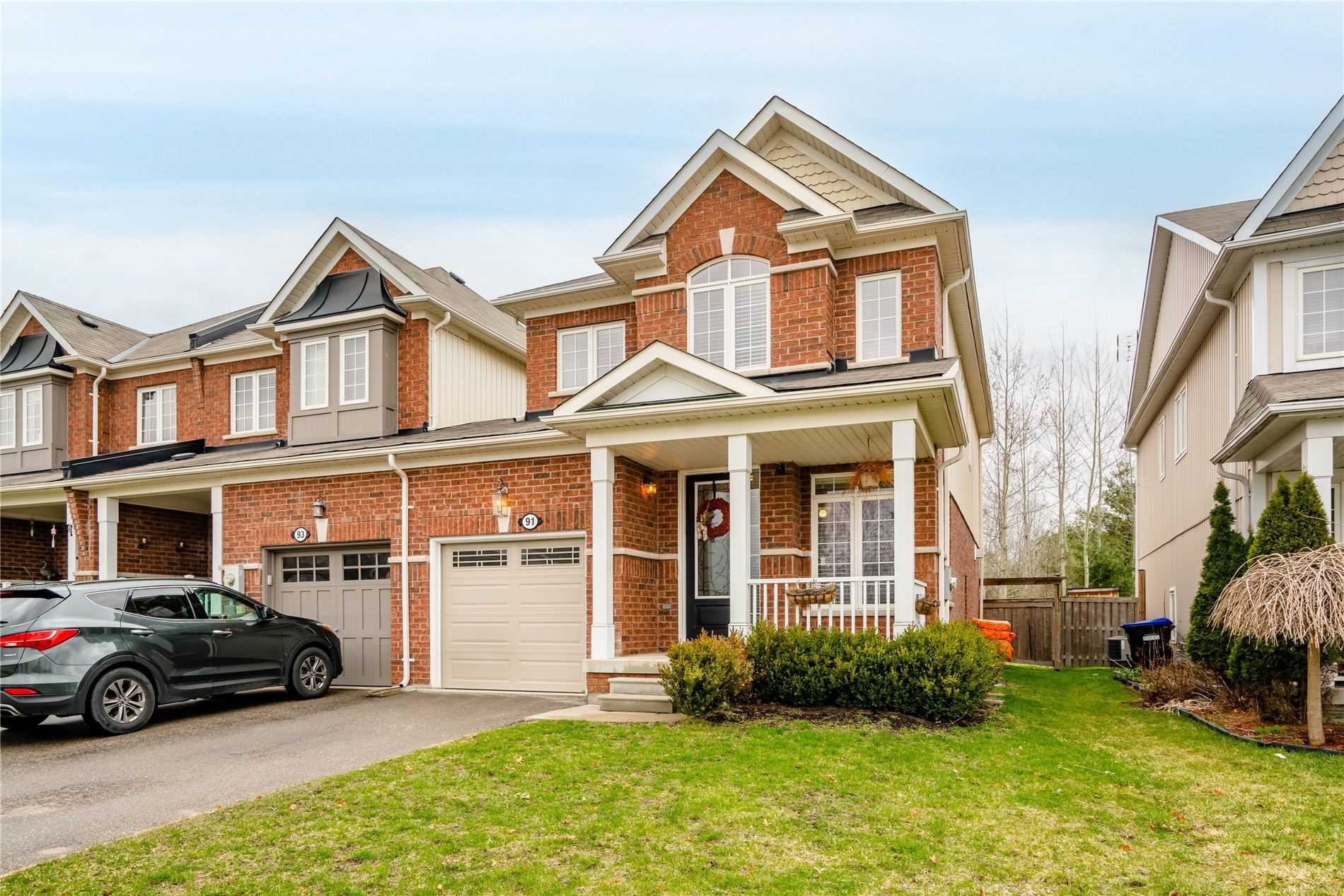 91 Collier Cres
