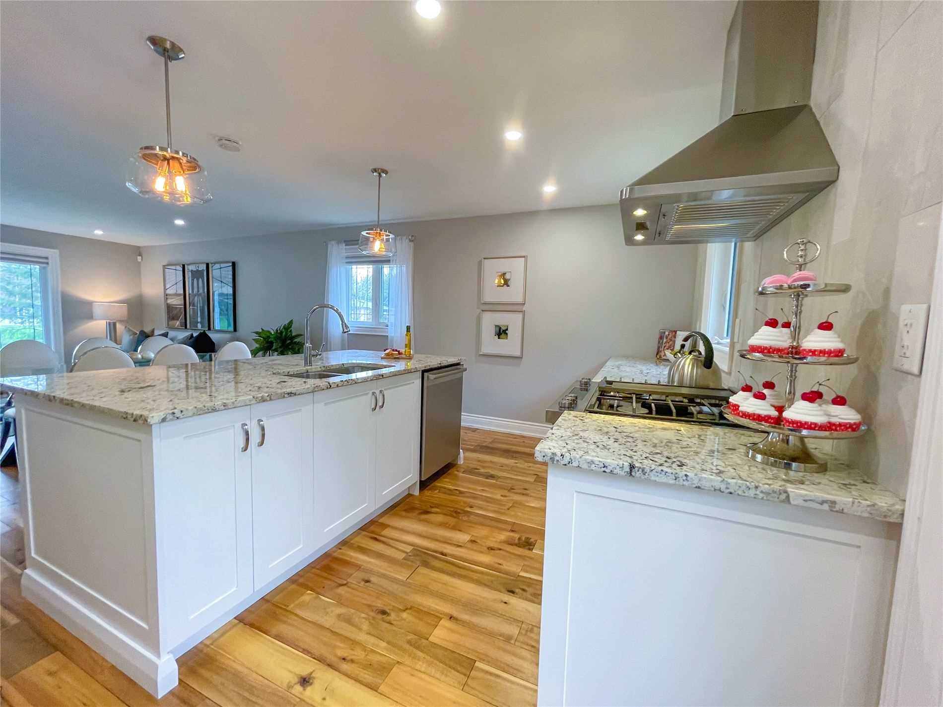 9 Cedar Cres