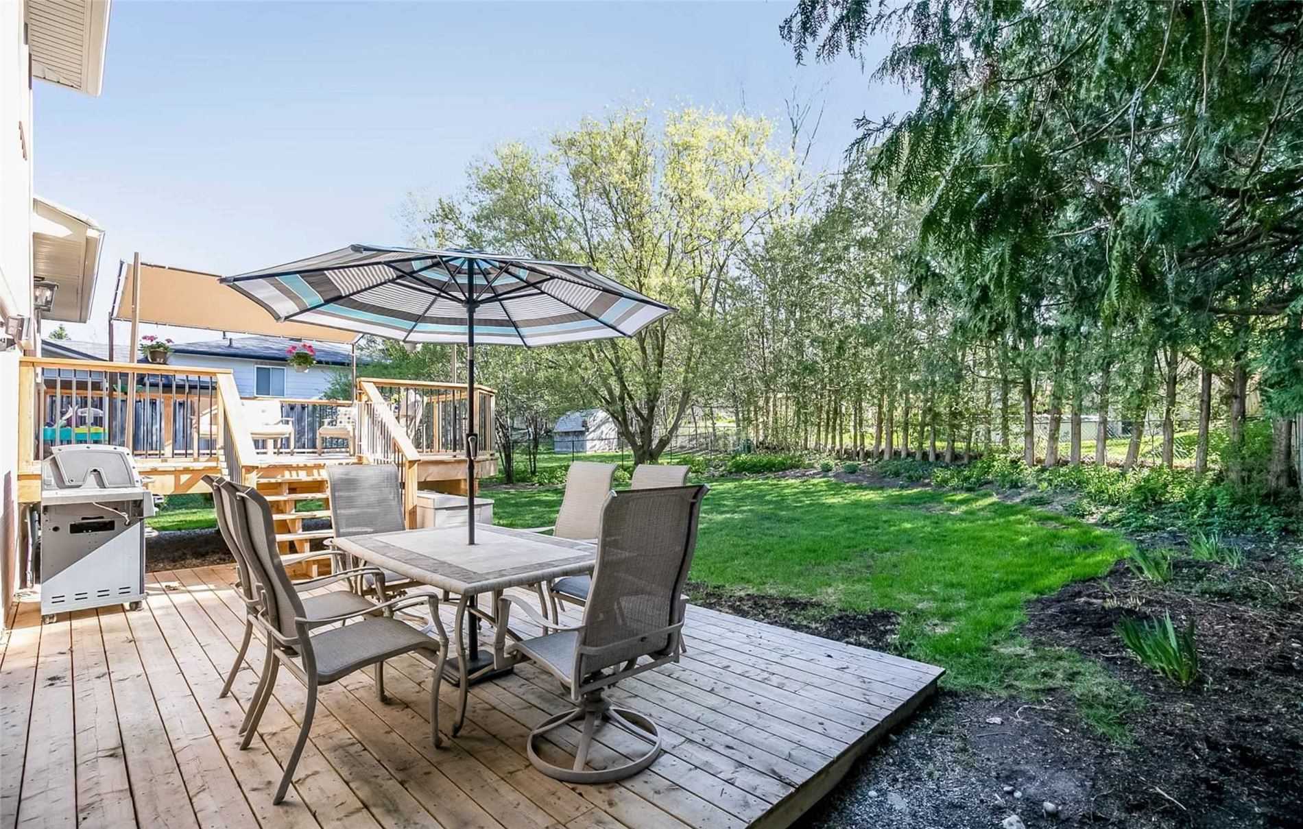 9 Cedar Cres