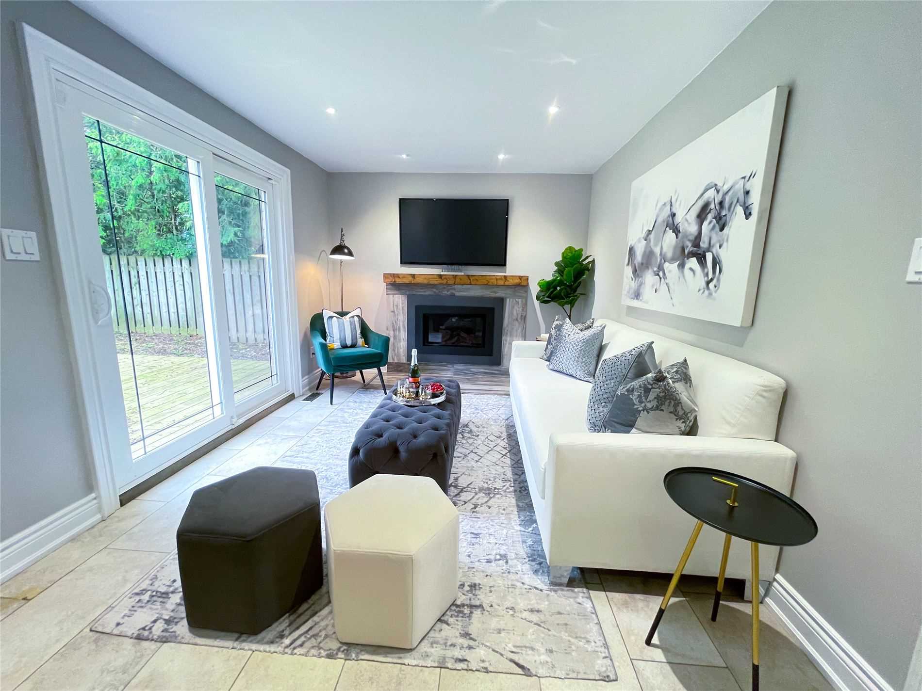 9 Cedar Cres
