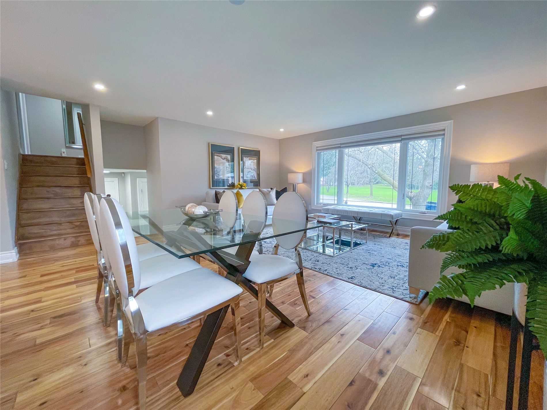 9 Cedar Cres